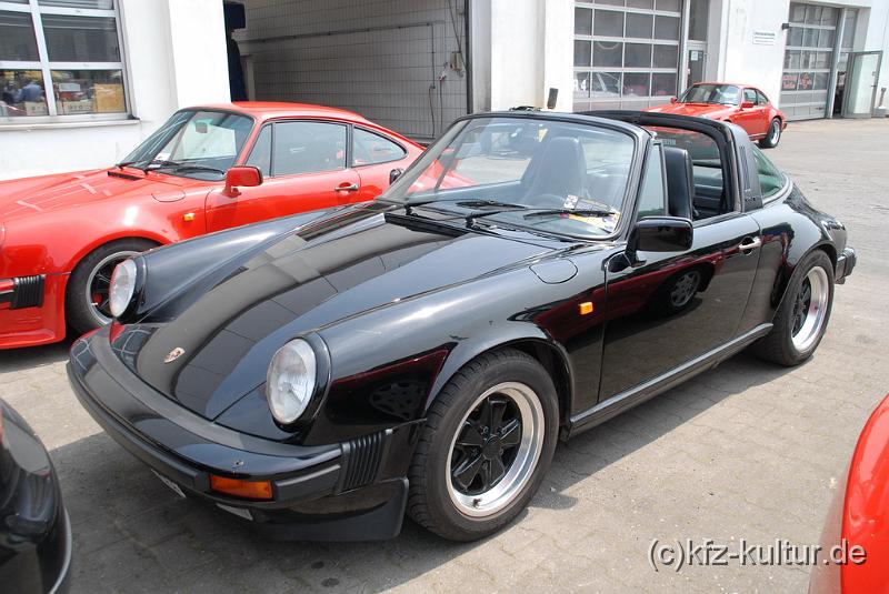 Porsche Zentrum Aachen 8820.JPG